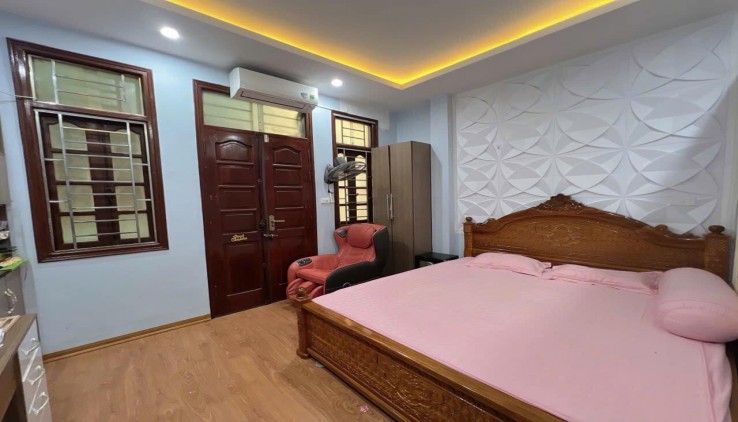 CHO THUÊ NHÀ LÀM VP, Ở HỘ GĐ, NHÓM 6 NGƯỜI PHỐ ĐẶNG XUÂN BẢNG, 40M2, 5 TẦNG, 6 NGỦ